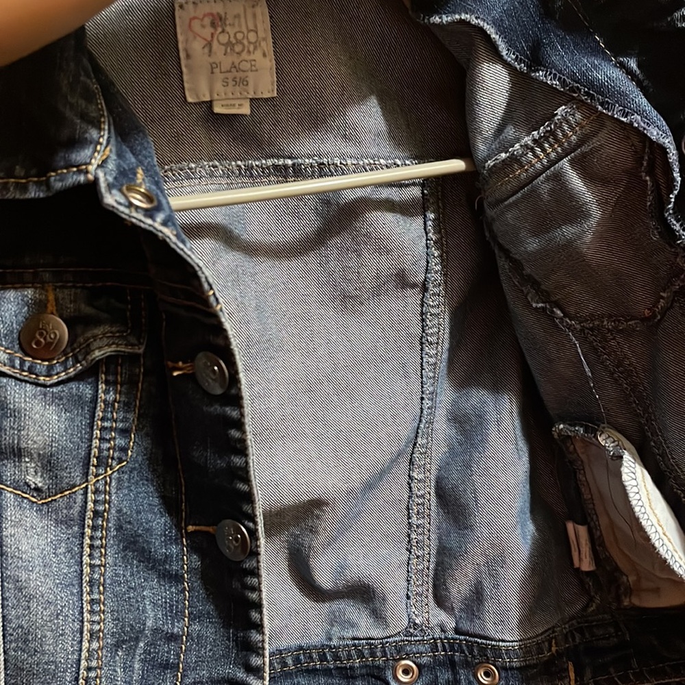Little girls blue jean smells good jacket size small five- six - Picture 4 of 4